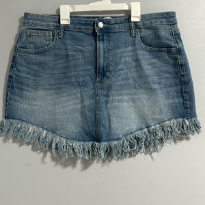 Denim fringe skirt! So cute! 😍